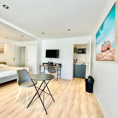 Residence Duguay - Centre Ville - Porte B - Appartements Tout Confort - Neuf - Nouveau 洛里昂 外观 照片