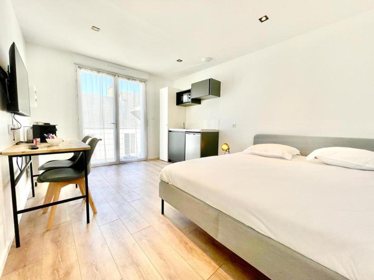 Residence Duguay - Centre Ville - Porte B - Appartements Tout Confort - Neuf - Nouveau 洛里昂 外观 照片