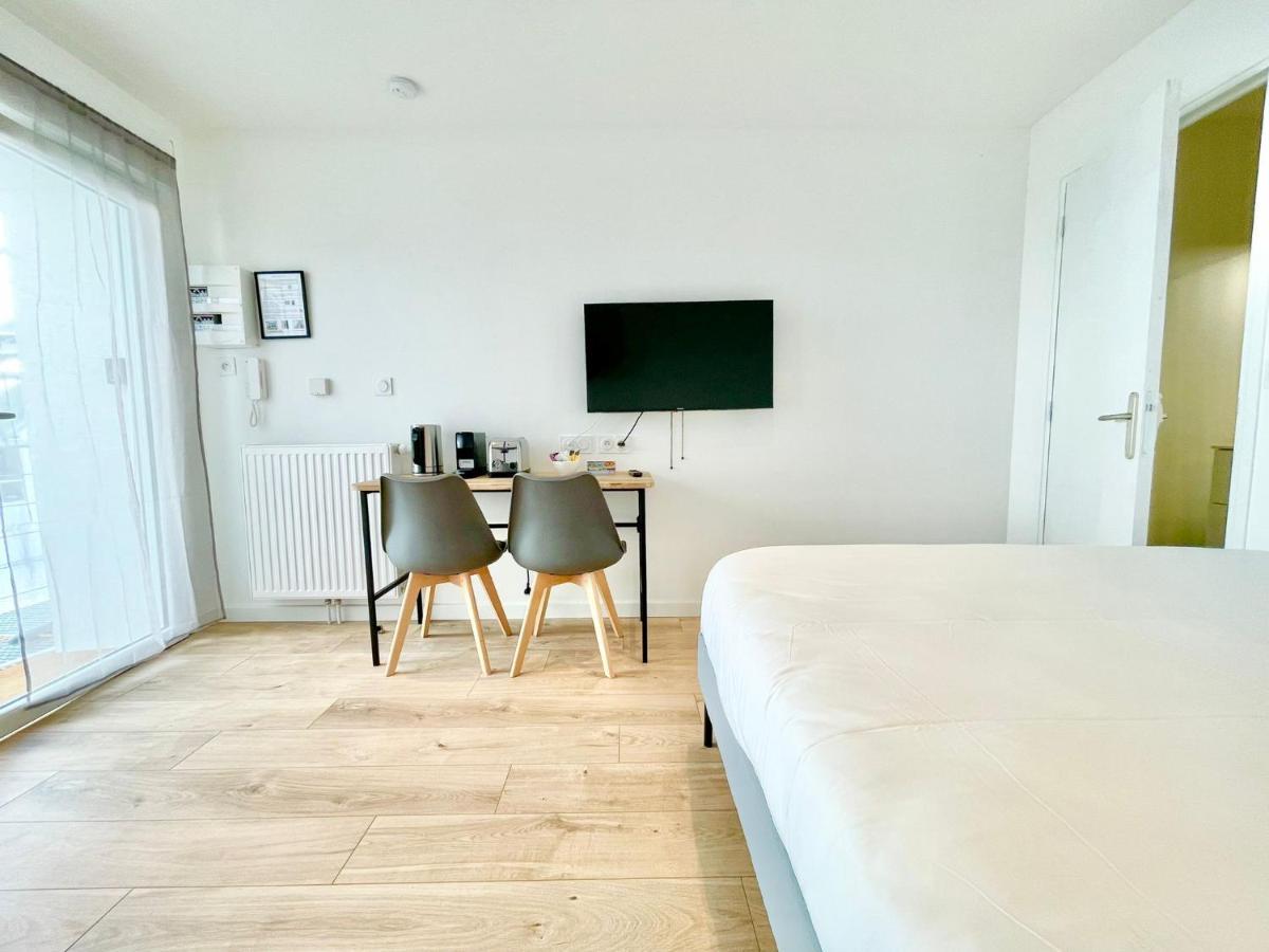 Residence Duguay - Centre Ville - Porte B - Appartements Tout Confort - Neuf - Nouveau 洛里昂 外观 照片