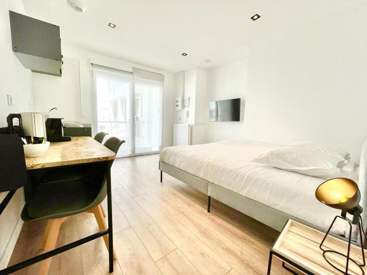 Residence Duguay - Centre Ville - Porte B - Appartements Tout Confort - Neuf - Nouveau 洛里昂 外观 照片