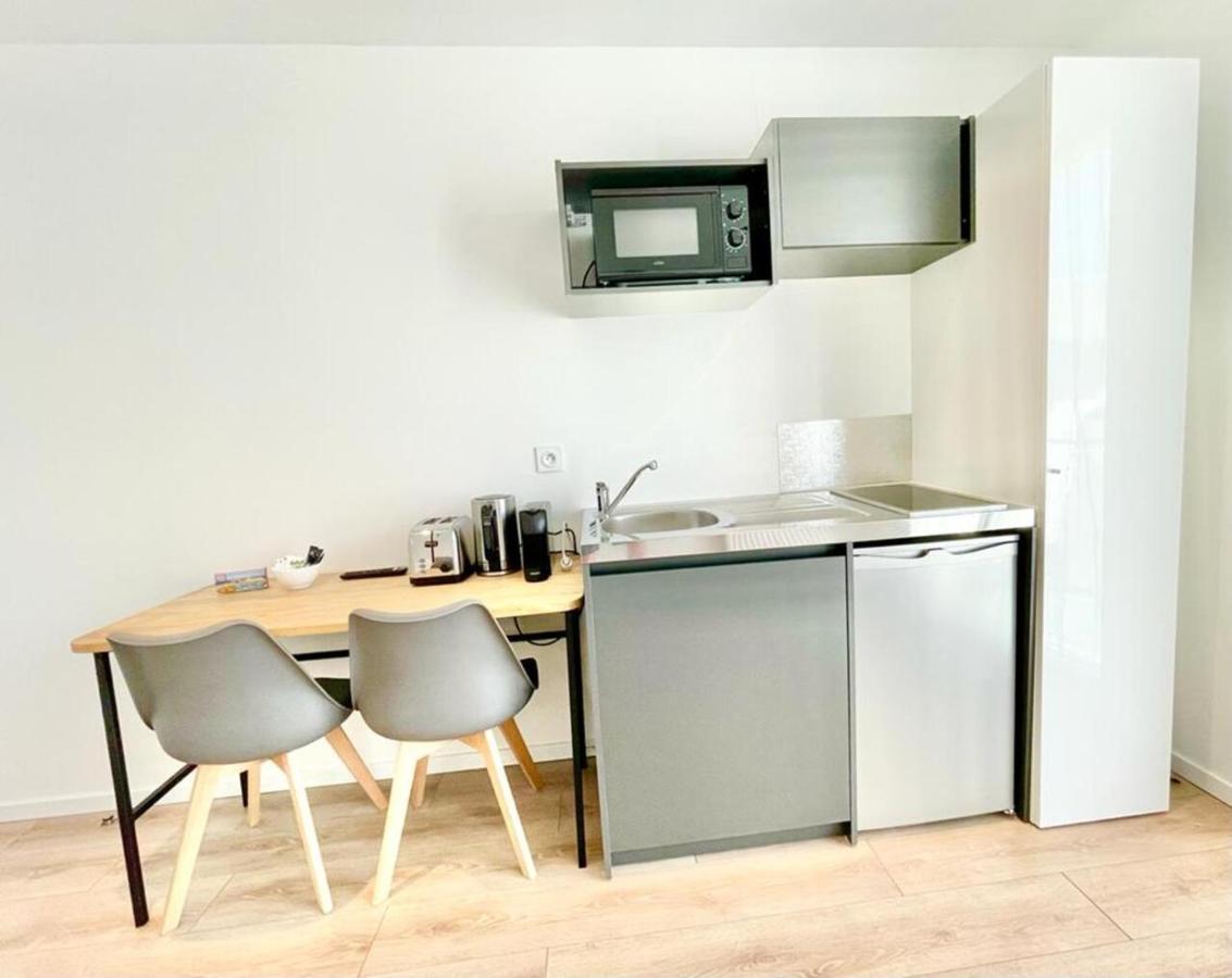Residence Duguay - Centre Ville - Porte B - Appartements Tout Confort - Neuf - Nouveau 洛里昂 外观 照片