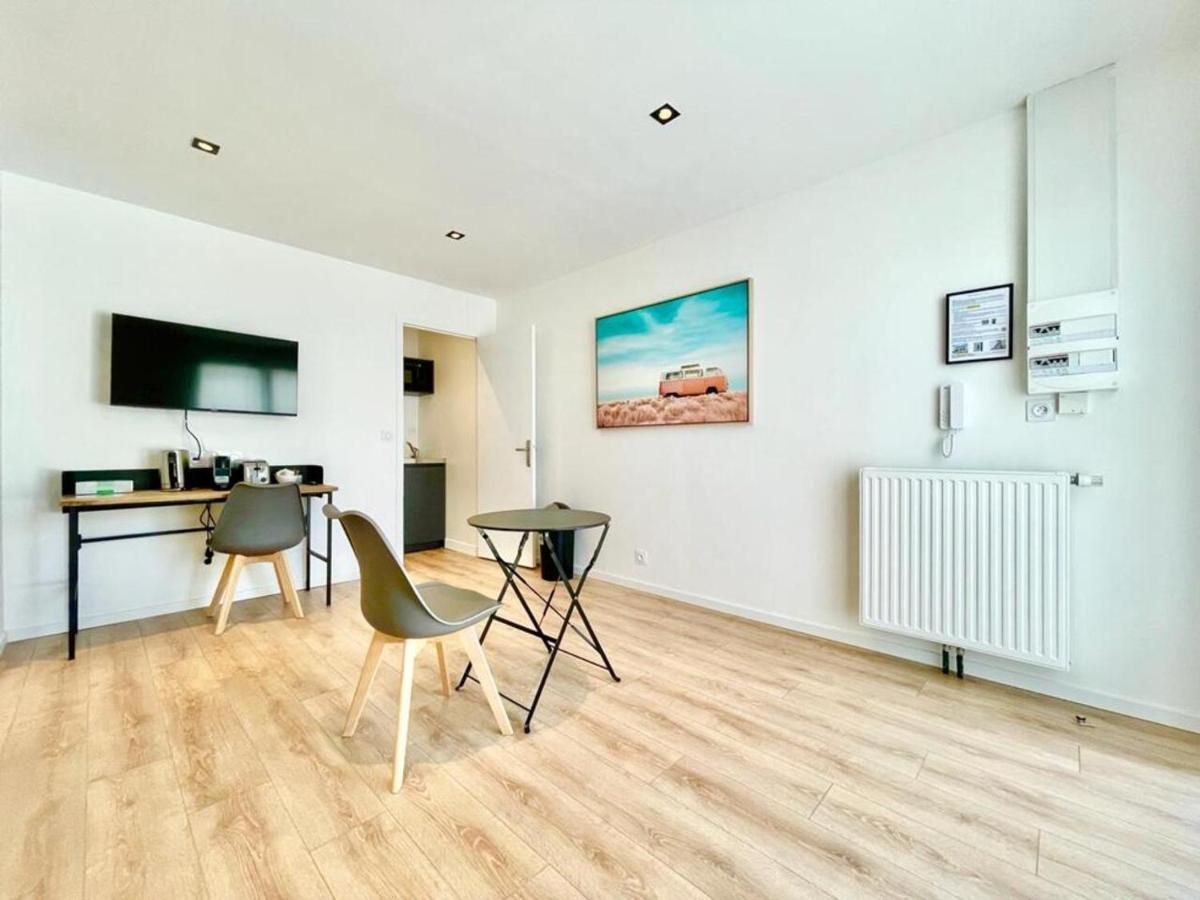 Residence Duguay - Centre Ville - Porte B - Appartements Tout Confort - Neuf - Nouveau 洛里昂 外观 照片